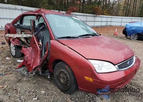 2005 Ford Focus Zx4 из США, поврежденный, VIN 1FAFP34N25W247804